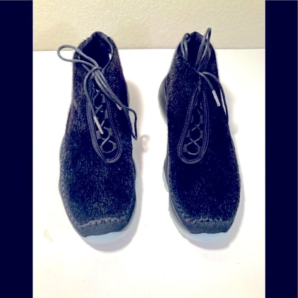 Vintage New Jordan black mohair sneakers